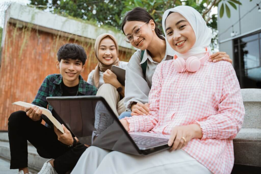shutterstock 2252996645